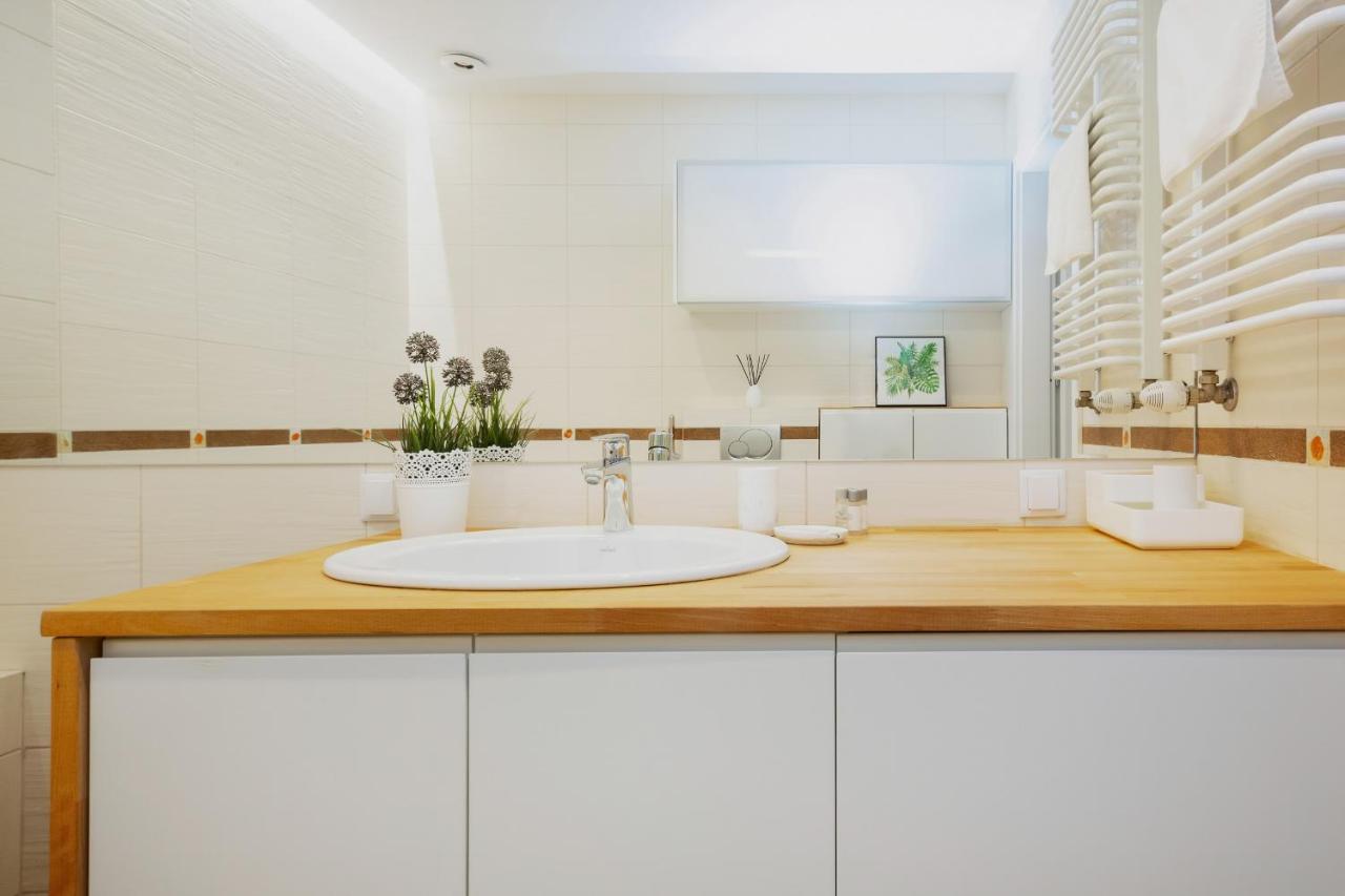 Apartments Warsaw Zelazna By Noclegi Renters Eksteriør bilde